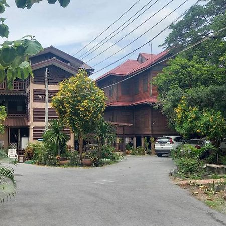 Baan Lotus Guest House Ayutthaya Exteriér fotografie